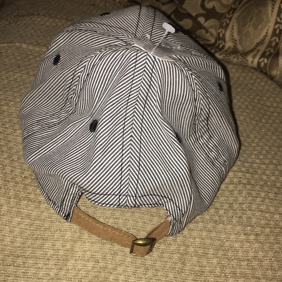 🔘NWT Black & White Thin Striped Baseball Cap - Picture 6 of 8